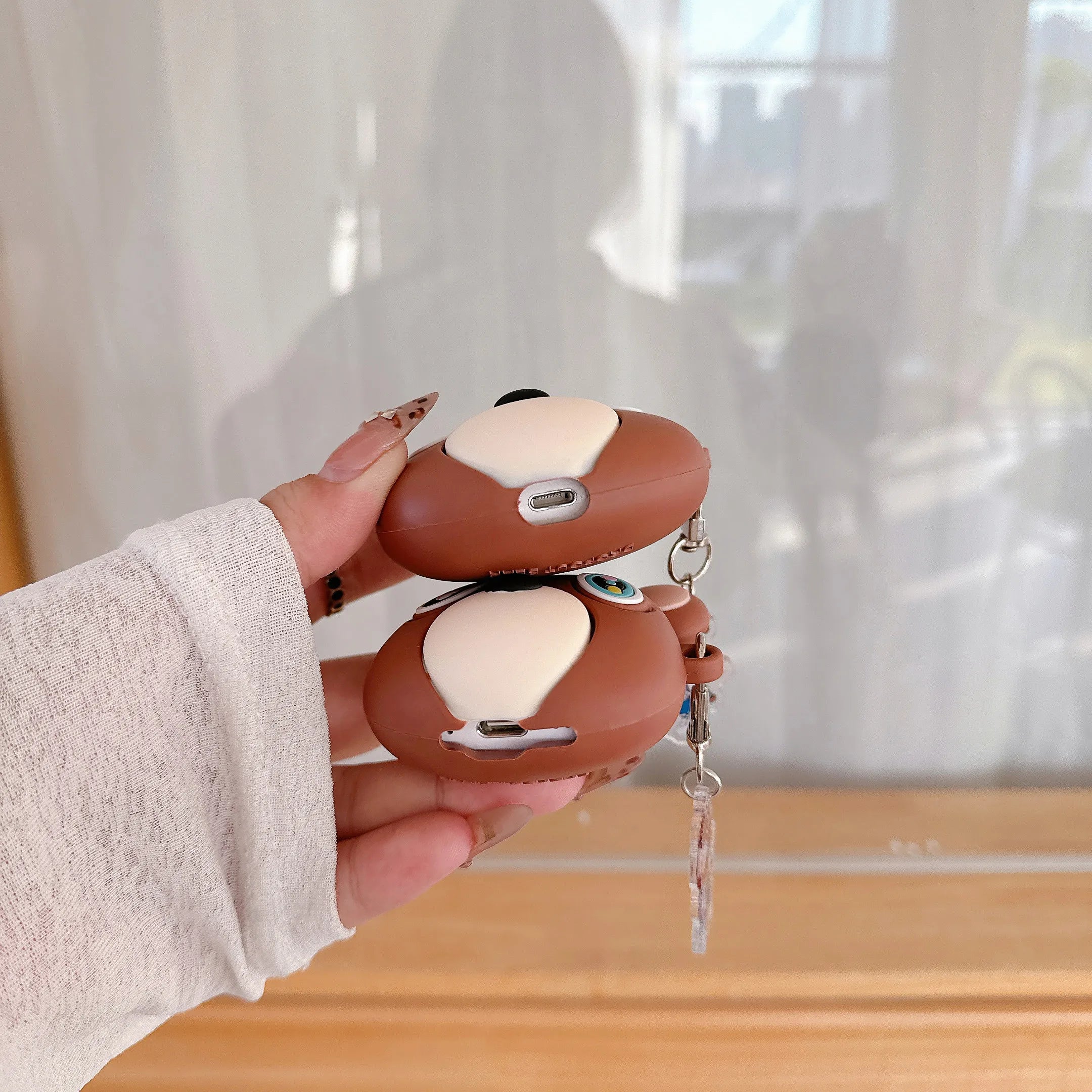 Dropout Bear Funda AirPods - Image 4