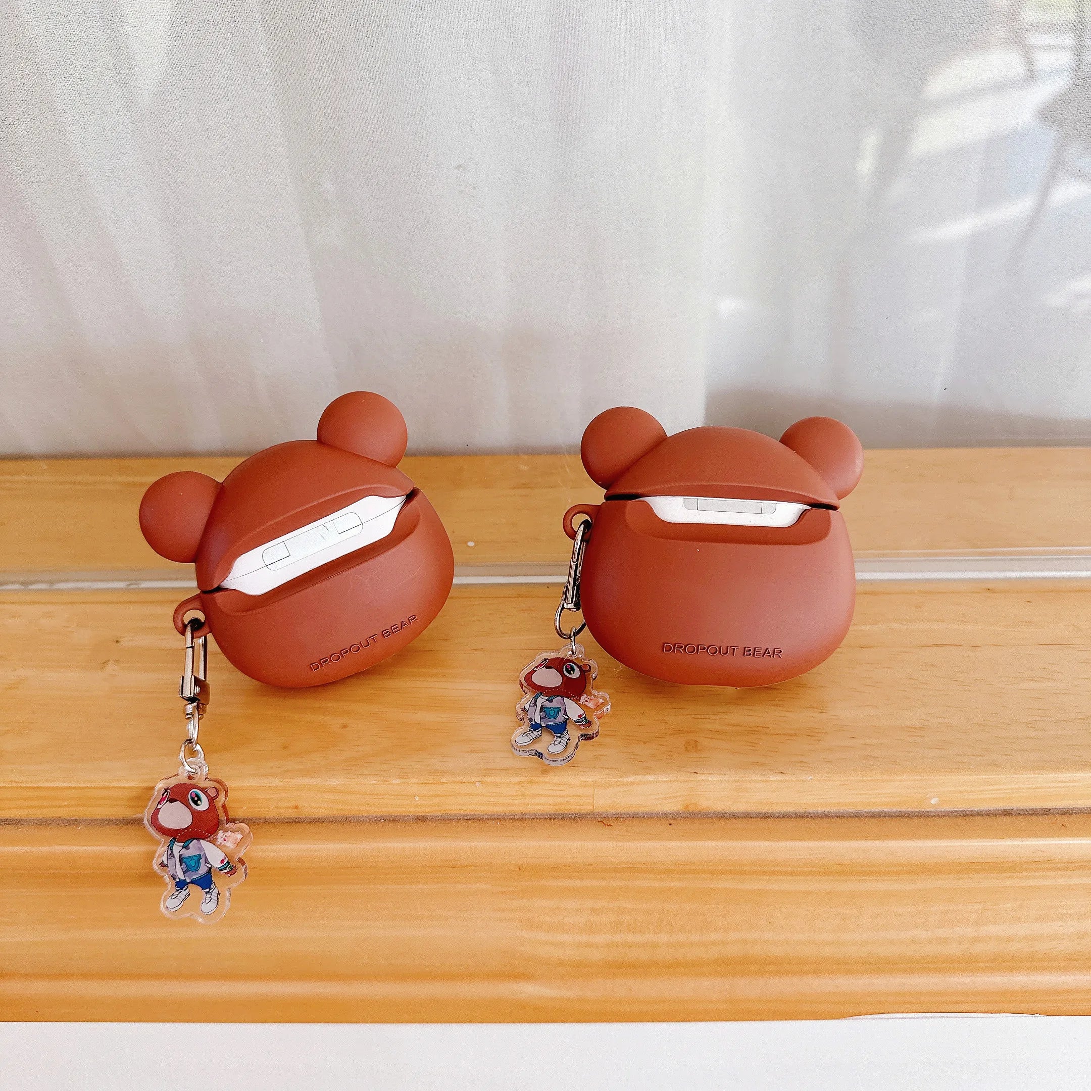 Dropout Bear Funda AirPods - Image 5