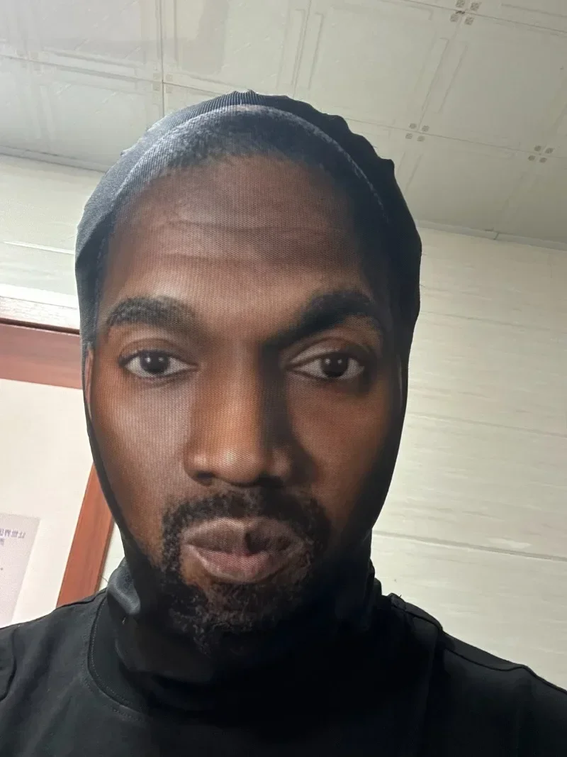 Kanye West Mascara Realista - Image 2