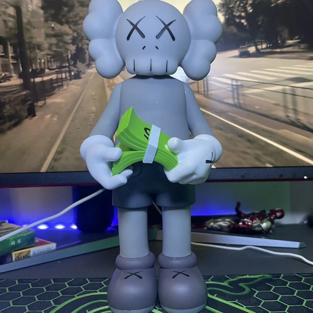 Kaws Counting Cash 1:1 - Image 3