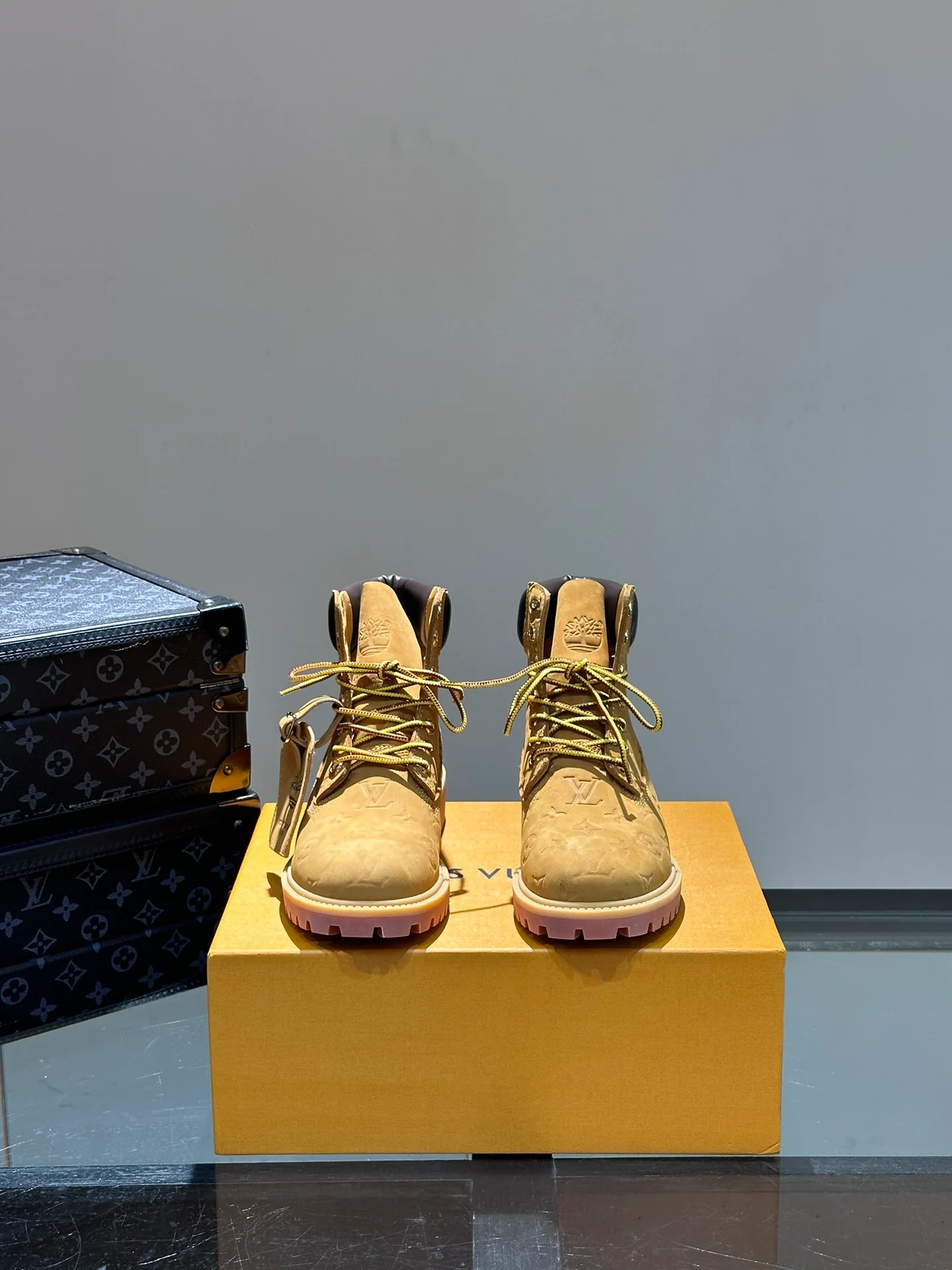 Timberland Louis Vuitton Calidad 1:1 - Image 2