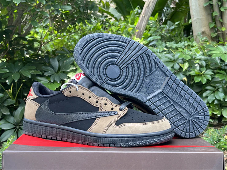 Travis Scott x Air Jordan 1 Low OG "Velvet Brown" - Image 2