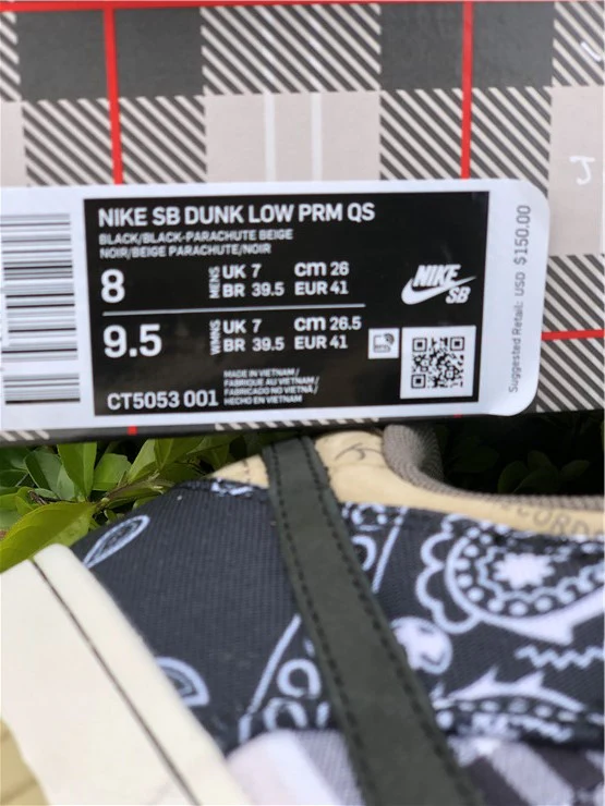 Travis Scott x Dunk SB Low - Image 3