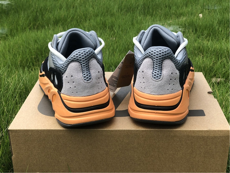 Yeezy 700 - Image 3