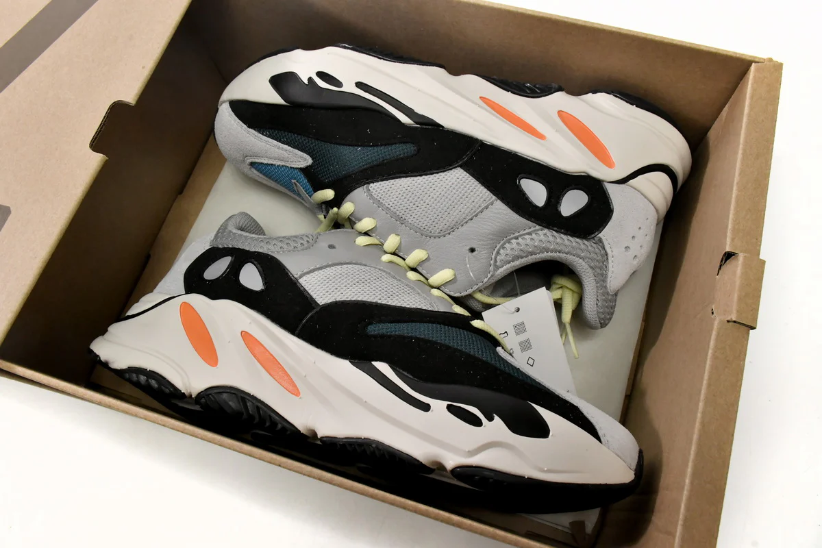 Yeezy 700