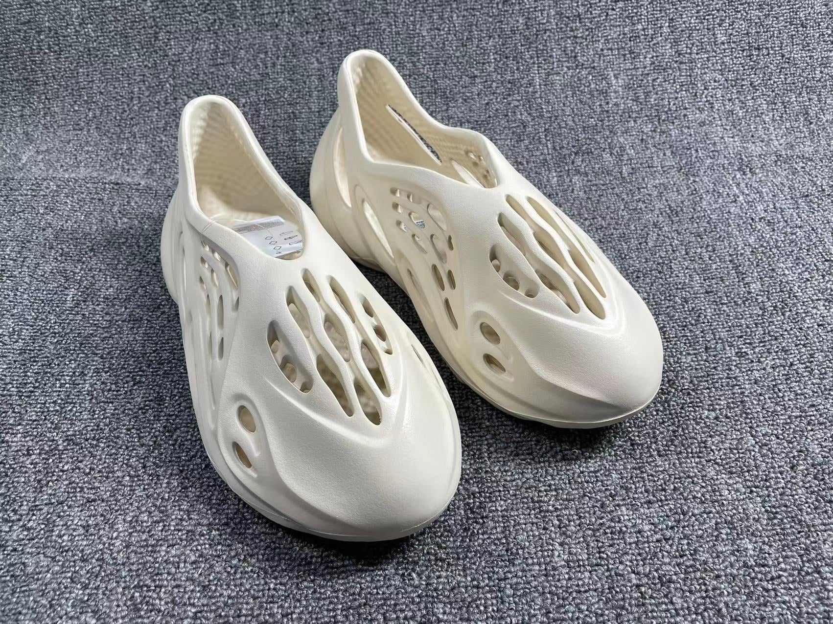 Yeezy Foam Runner 1:1 (muchos modelos) - Image 10