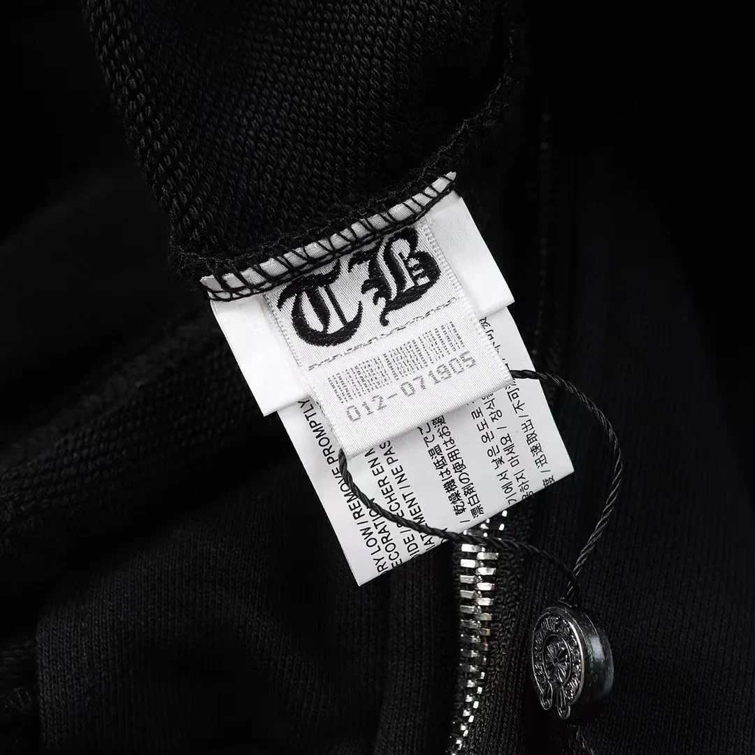 ZIPPER HOODIE CORAZONES CROMADOS - Image 6
